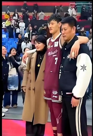 曾凡博父母身高（曾凡博预计身高）